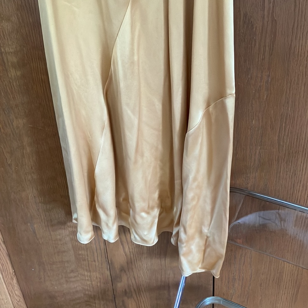VINCE gold silk dress!๐๐ซ๐คฉ - Picture 5 of 12